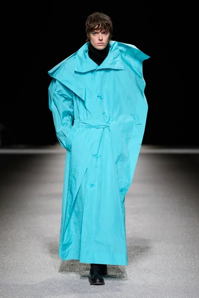 Look 32